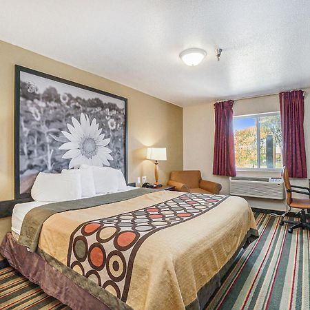 Super 8 By Wyndham Mt. Pleasant Hotell Mount Pleasant Eksteriør bilde