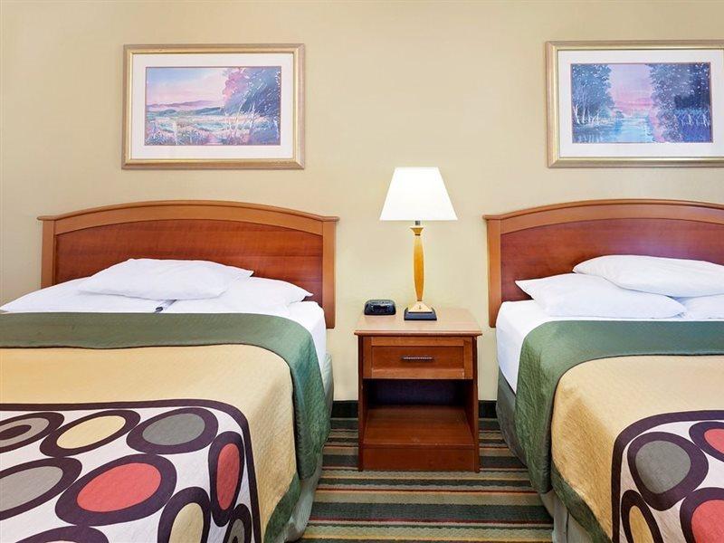 Super 8 By Wyndham Mt. Pleasant Hotell Mount Pleasant Eksteriør bilde