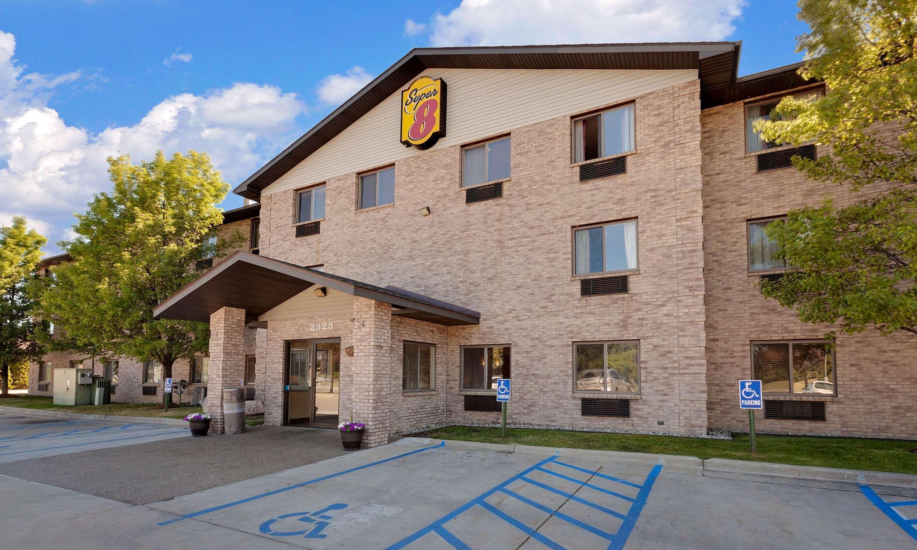 Super 8 By Wyndham Mt. Pleasant Hotell Mount Pleasant Eksteriør bilde