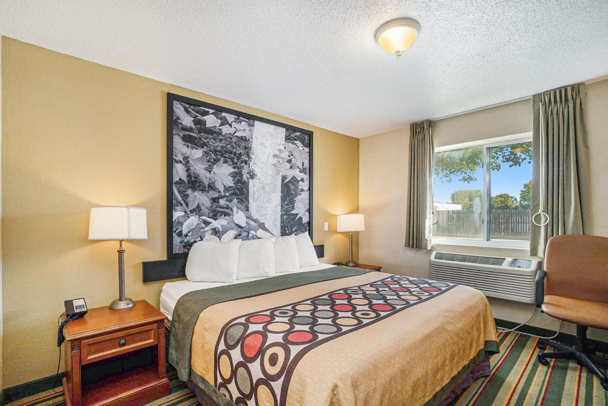 Super 8 By Wyndham Mt. Pleasant Hotell Mount Pleasant Eksteriør bilde