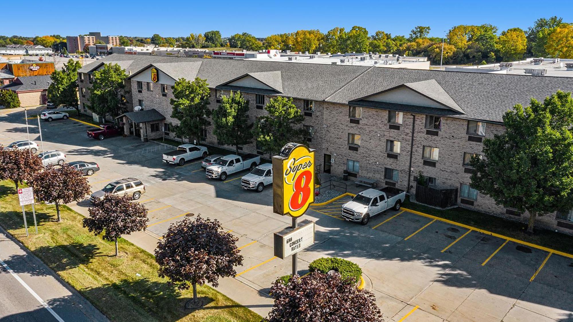 Super 8 By Wyndham Mt. Pleasant Hotell Mount Pleasant Eksteriør bilde