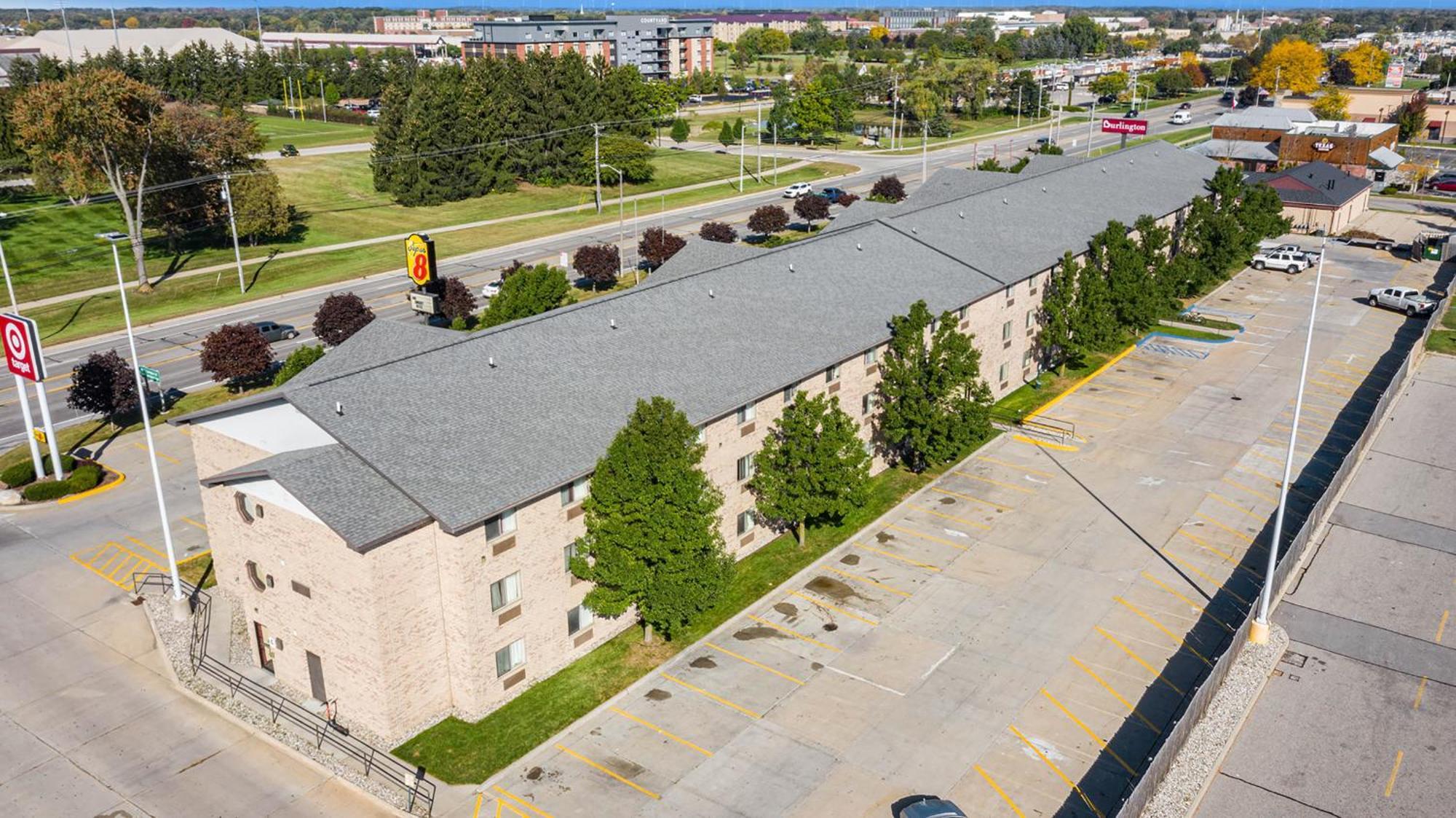 Super 8 By Wyndham Mt. Pleasant Hotell Mount Pleasant Eksteriør bilde